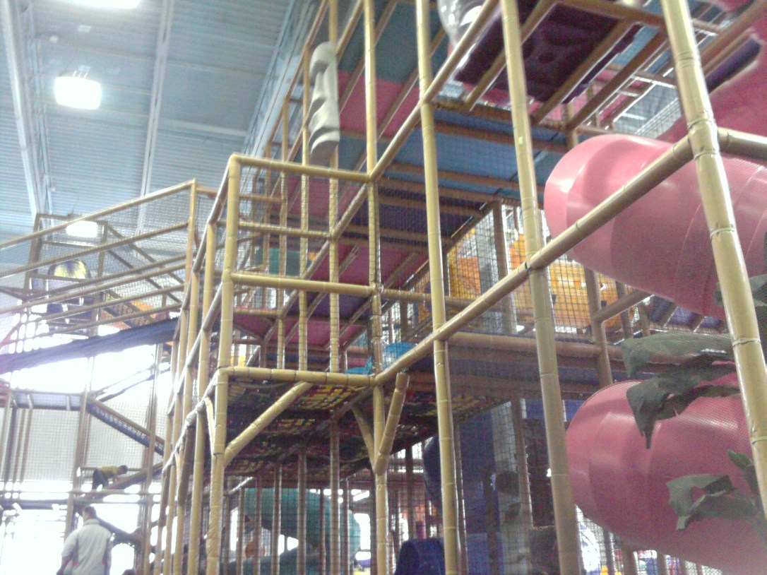 One of the indoor play structures in Castaway Play Cafe. 